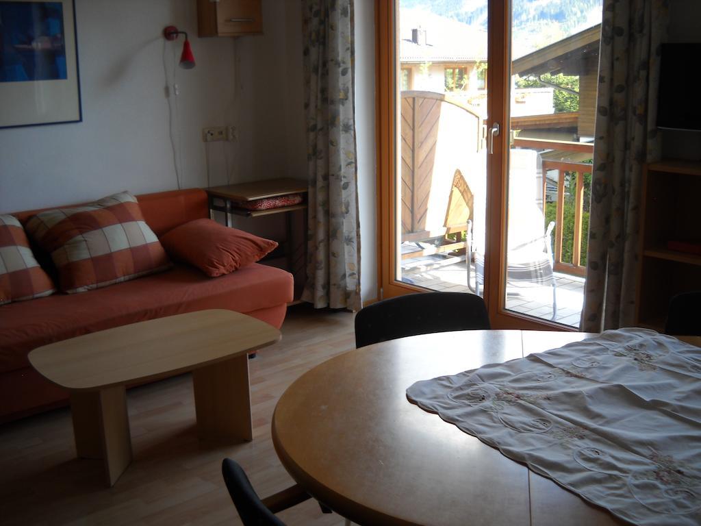 Golf & Ski Appartements Lesak Zell am See Szoba fotó